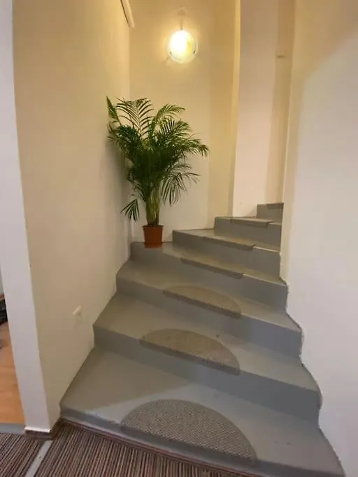 Flat In The House & Dog Friendly Apartment Prague