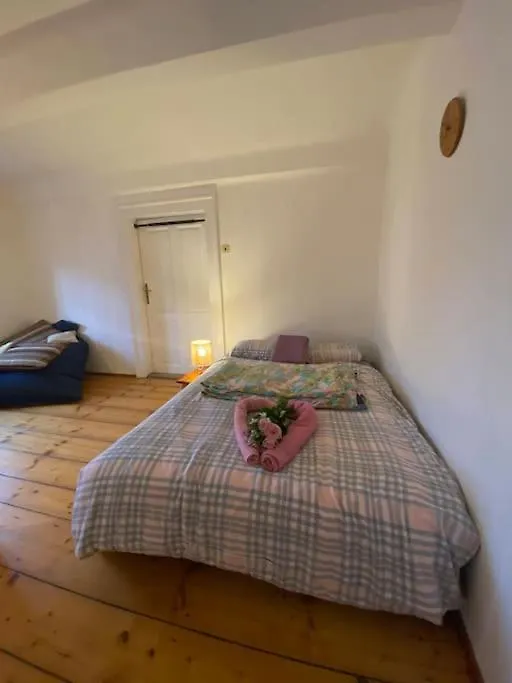 Flat In The House & Dog Friendly Apartment Prague